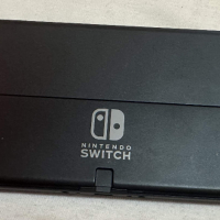 Nintendo Switch OLED с калъф, чанта за пренасяне и игри, снимка 2 - Игри за Nintendo - 41397838