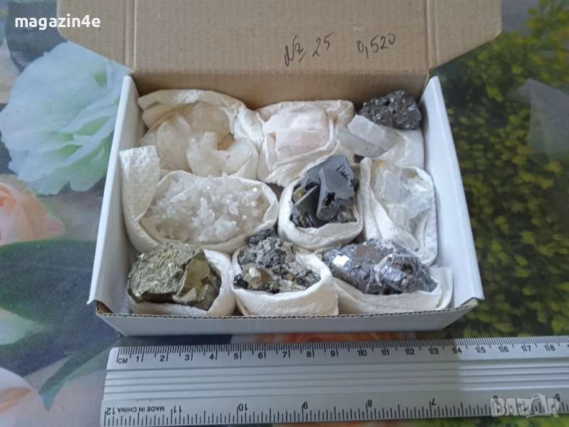 Sale, Кутия с минерали от България,естествени кристали и камъни, за колекционери геолози любители, , снимка 1