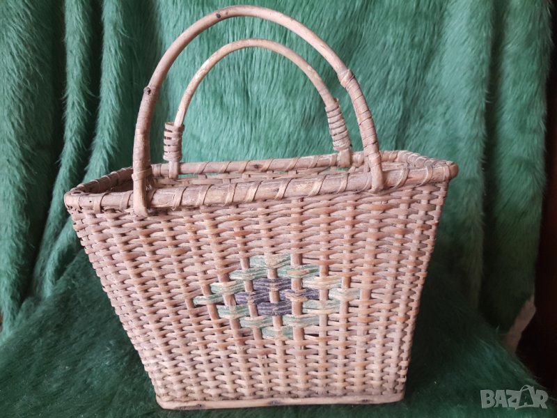 Старинна плетена кошница за интериор, снимка 1