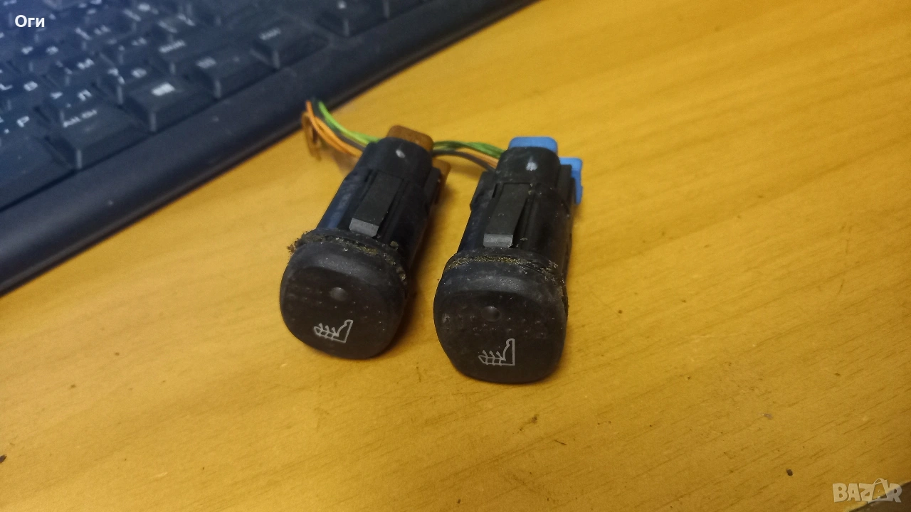 Бутони подгряване на седалките за Форд Фокус 99-04г. 98 AG 19K314 AB, снимка 1