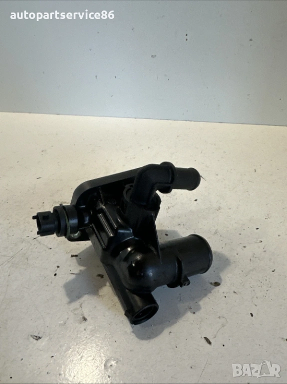 Корпус на термостата за Fiat 500L, оригинален, № 55233327, за 1.3 MultiJet, 2013, снимка 1