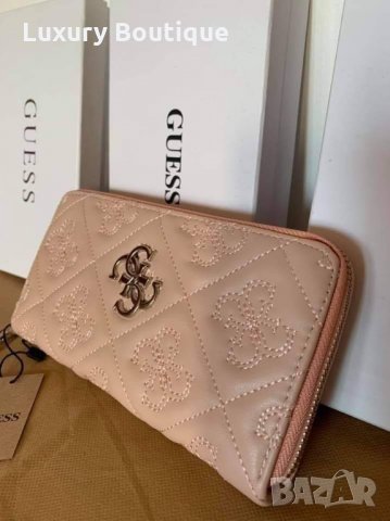 Дамски портфейли Guess 