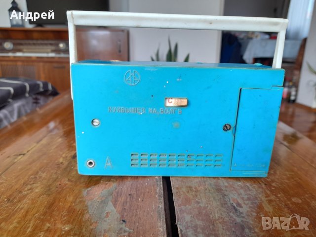 Старо радио,радиоприемник Куйбишев на Волге, снимка 4 - Антикварни и старинни предмети - 42729028