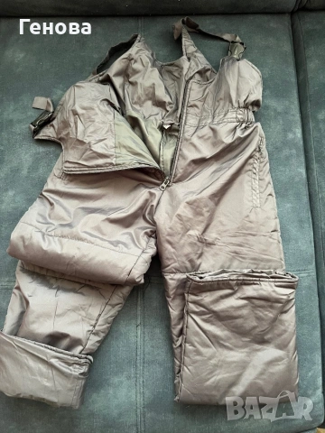 Два детски панталона за ски + панталон за дъжд, всичките размер 128см