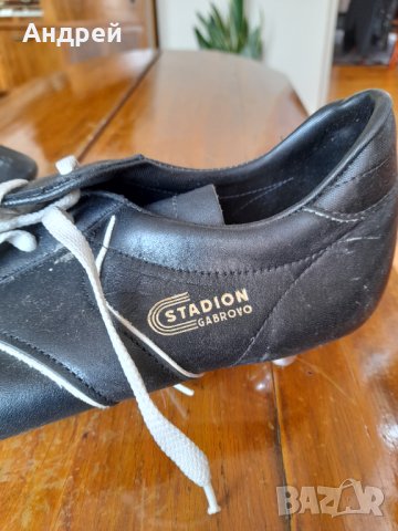 Стари футболни обувки,бутонки Стадион Габрово, снимка 3 - Други ценни предмети - 37871703