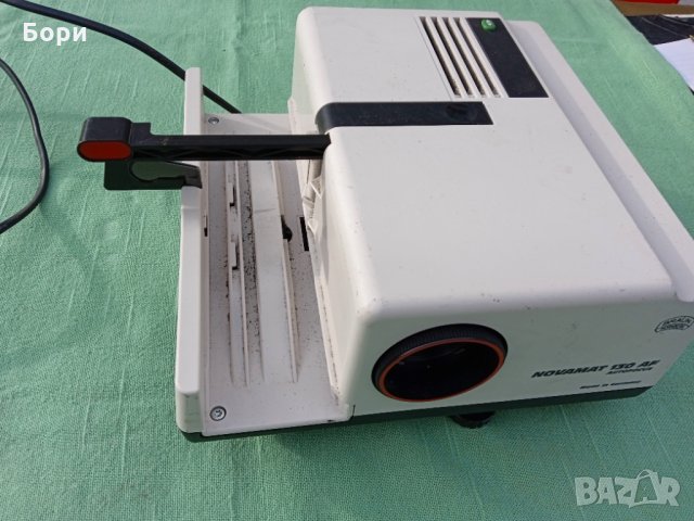 BRAUN Novamat 130 AF Auto Focus  Прожекционен апарат, снимка 8 - Плейъри, домашно кино, прожектори - 35090457