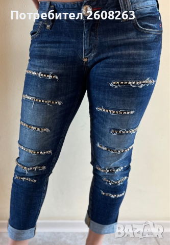 Дънки с капси М размер