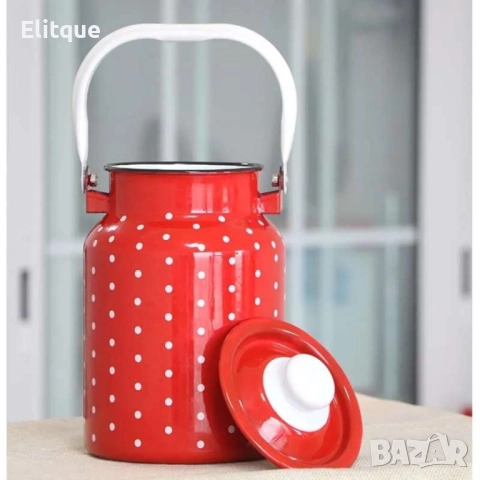 Емайлиран съд за съхранение на течности