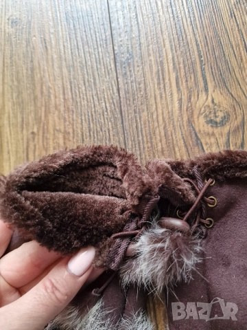 Страхотна дамски ръкавици UGG , нови с етикет, снимка 4 - Ръкавици - 52348977