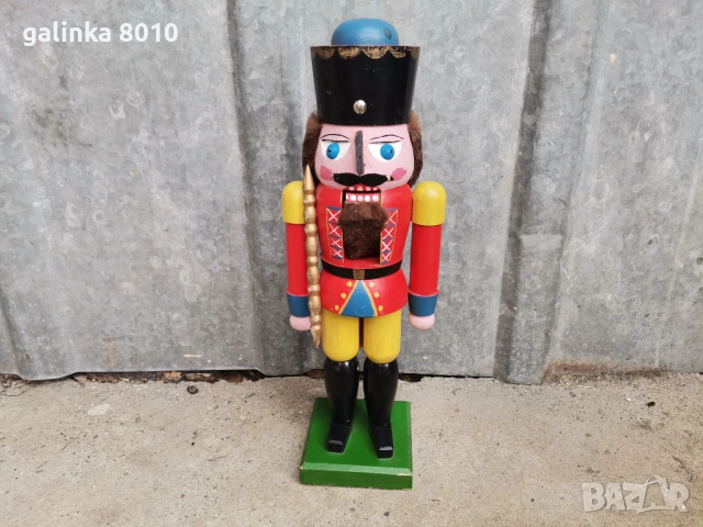 Стара Немска, дървена лешникотрошачка