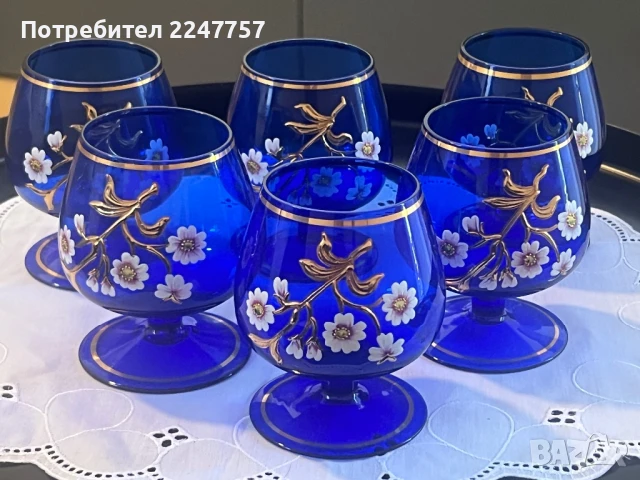6 винтидж кристални чаши  Bohemia ръчно рисувани, кобалтово сини с позлата