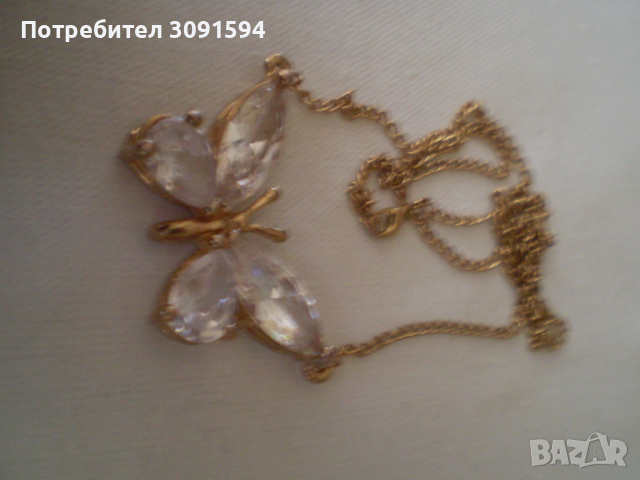  Колие Медальон пеперуда шлифован кристал, снимка 3 - Колиета, медальони, синджири - 36525363