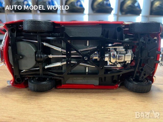 Метална колекционерски модел BBURAGO CHEVROLET CORVETTE 1957 1:18, снимка 5 - Колекции - 53295646