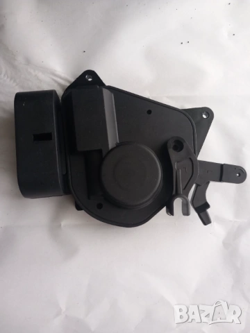 Брава за шофьорска врата на RAV IV - 2, снимка 2 - Части - 54125599