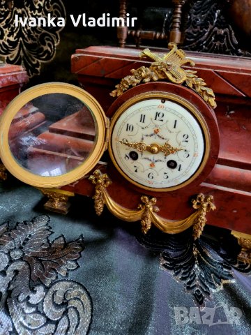 Антикварен френски каминен часовник и два свещника- бронз , снимка 2 - Стенни часовници - 40029676