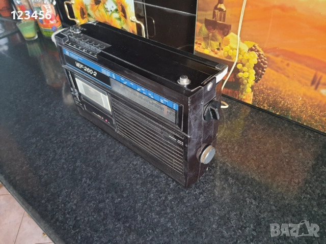 Радиокасетофон-VEF-260-2, снимка 4 - Радиокасетофони, транзистори - 51541557