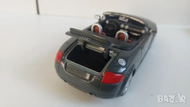 Audi TT ROADSTER Maisto 1/24, снимка 2 - Колекции - 56058658