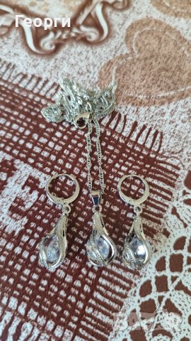 Сребърен комплект обеци и колие с висулка, прозрачни камъчета., снимка 2 - Бижутерийни комплекти - 44159220