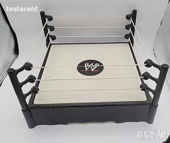 Ринг за играчки Mattel WWE 2010 Money In the Bank Spring Ring Wrestling кеч ринг, снимка 6 - Колекции - 46162987