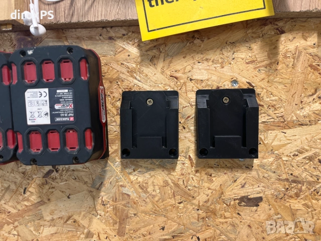 Стойки/Държачи за батерии Parkside 20V - Здрави!, снимка 2 - Друго - 54209549