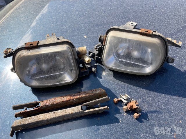 Части ц класа 203 релси държач предна броня и халогени, снимка 1