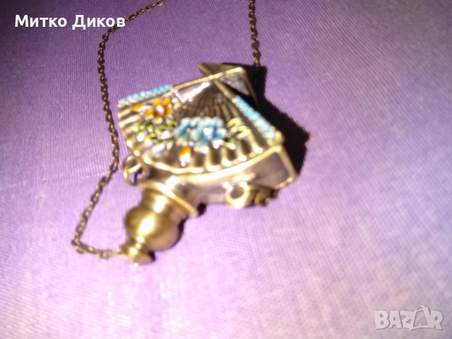 Винтидж бутилка за парфюм от месинг, клозоне, флорална, с W-образна винтова капачка Н-50мм и 55х20мм, снимка 8 - Антикварни и старинни предмети - 51554075