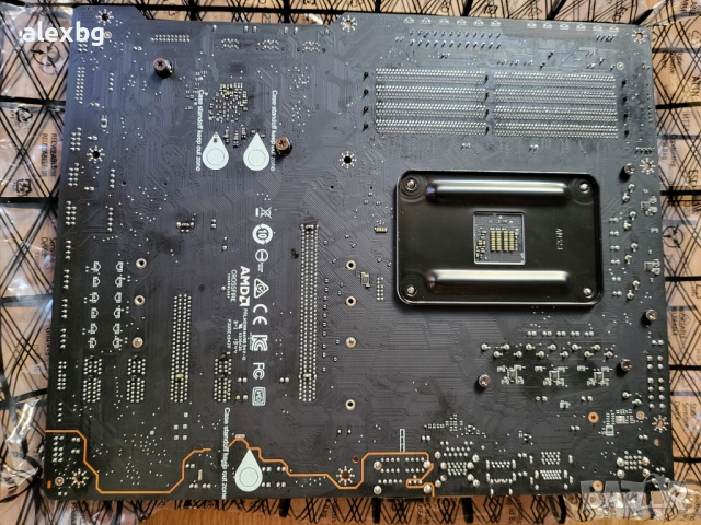 Комбо х570 MSI AMD Ryzen 3900x Wraith prism cooler, снимка 9 - Процесори - 53198403