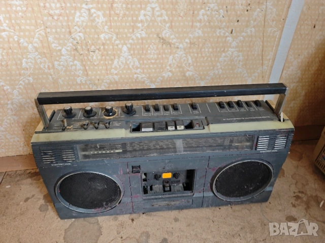 Продавам стари касетофони , телевизори ,списания , магнетофони ., снимка 6 - Антикварни и старинни предмети - 54087184