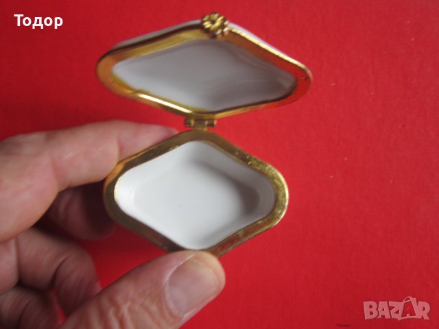 Невероятна порцеланова кутийка за хапчета бижута 1, снимка 5 - Колекции - 38063474