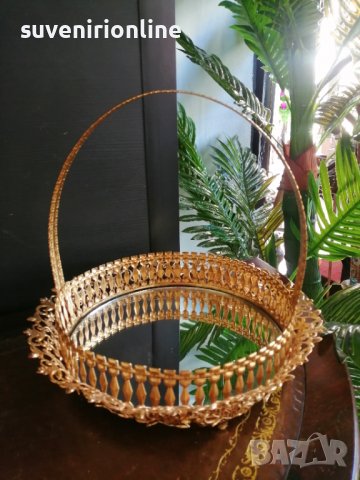 Луксозна златиста бонбониера кошница 