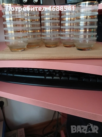 Стъклени красиви чаши 