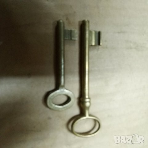 Ключове бронзови, снимка 1 - Антикварни и старинни предмети - 42135821