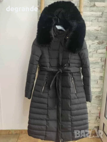 Дълго дамско яке с качулка и колан 