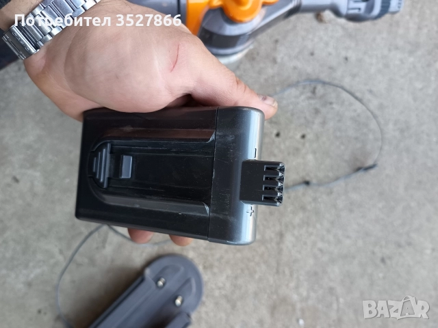 Акумулаторна прахосмукачка Dyson root, снимка 4 - Прахосмукачки - 52632659