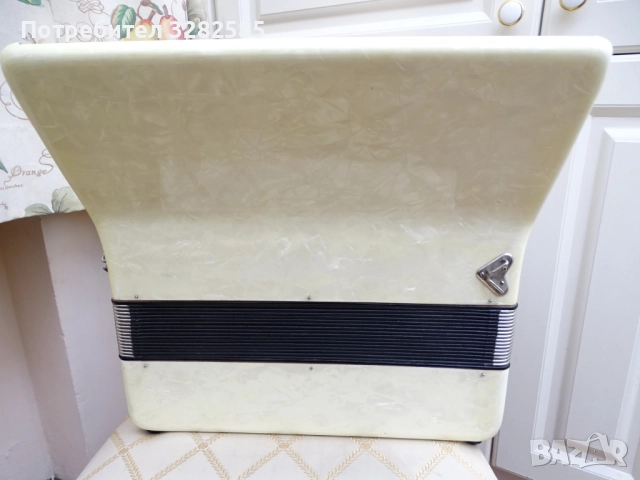 Aкордеон Weltmeister 48 баса в много добро състояние, снимка 5 - Акордеони - 52874690