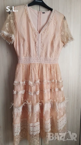 Дантелена розова рокля