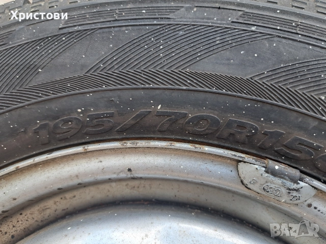 Продавам две зимни гуми с метални джанти за Форд Транзит , снимка 3 - Гуми и джанти - 52935118