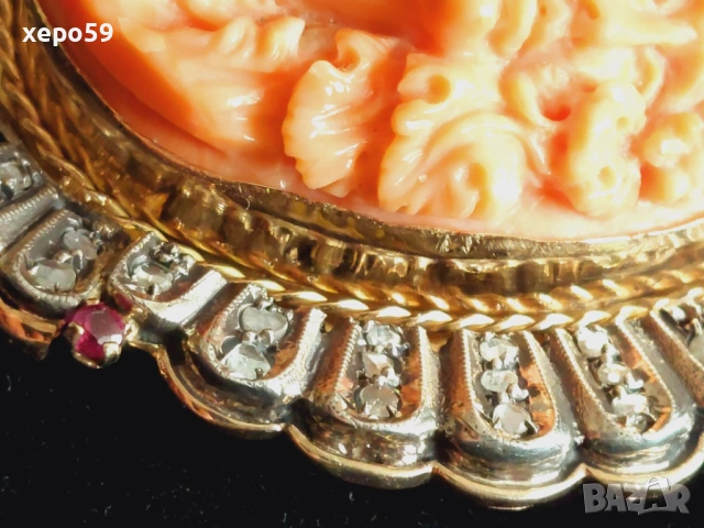 Прекрасен стар златен медальон с огромна коралова камея и 64 диаманта,злато 18к., снимка 10 - Колиета, медальони, синджири - 53961888