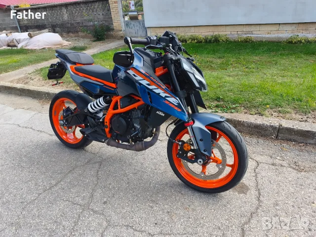 Мотоциклет KTM Duke 390