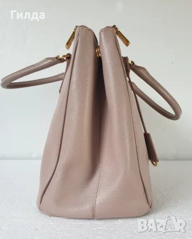 автентична чанта Prada, снимка 7 - Чанти - 56007497