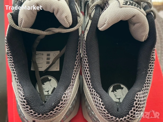 НОВИ Nike Zoom Vomero 5 College Grey/Black-Cave Stone 44.5, снимка 6 - Маратонки - 53975327