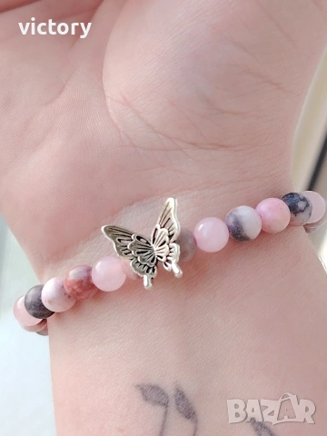 🦋 Криле от нежност – ръчно изработена гривна 🦋