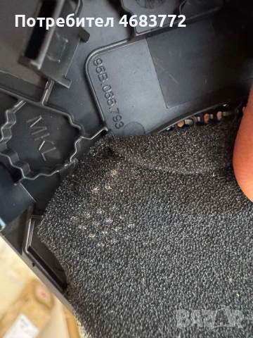 Малка решетка на пищялка на задна лява врата на Порше Макан Porsche Macan само за 30лв. 95b035793, снимка 5 - Части - 52808717