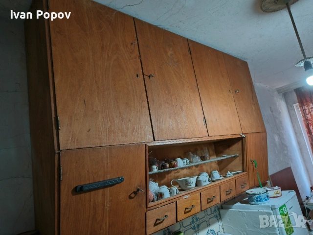 Подарявам кухненски шкаф масив