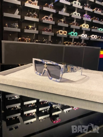 очила с черен обикновен калъф и ув защита gucci louis vuitton , снимка 11 - Слънчеви и диоптрични очила - 51459126