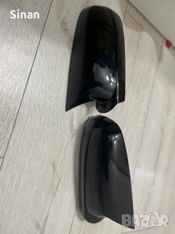 ЧИСТО НОВИ черни гланц капаци за огледала VW Golf 4 (1999–2004), снимка 2 - Друга електроника - 53329007