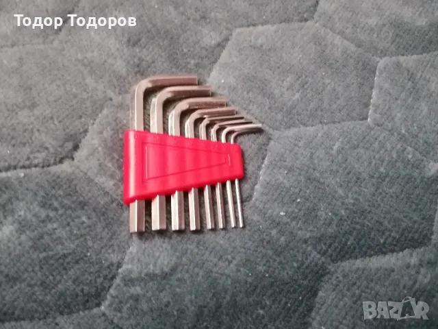 Комплект от 8 броя шестограмни ключове
