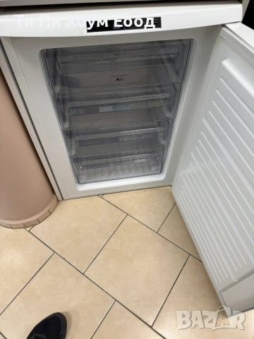 Фризер 85л - AEG ATB81011NW, снимка 2 - Фризери - 50870365