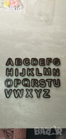 2 см Азбука Латиница латински букви пластмасови резци форми за тесто фондан украса торта декор, снимка 2 - Форми - 39407596