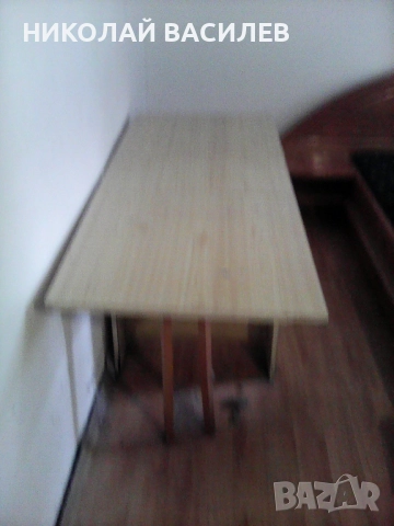 Предлага   разтегателно   бюро .